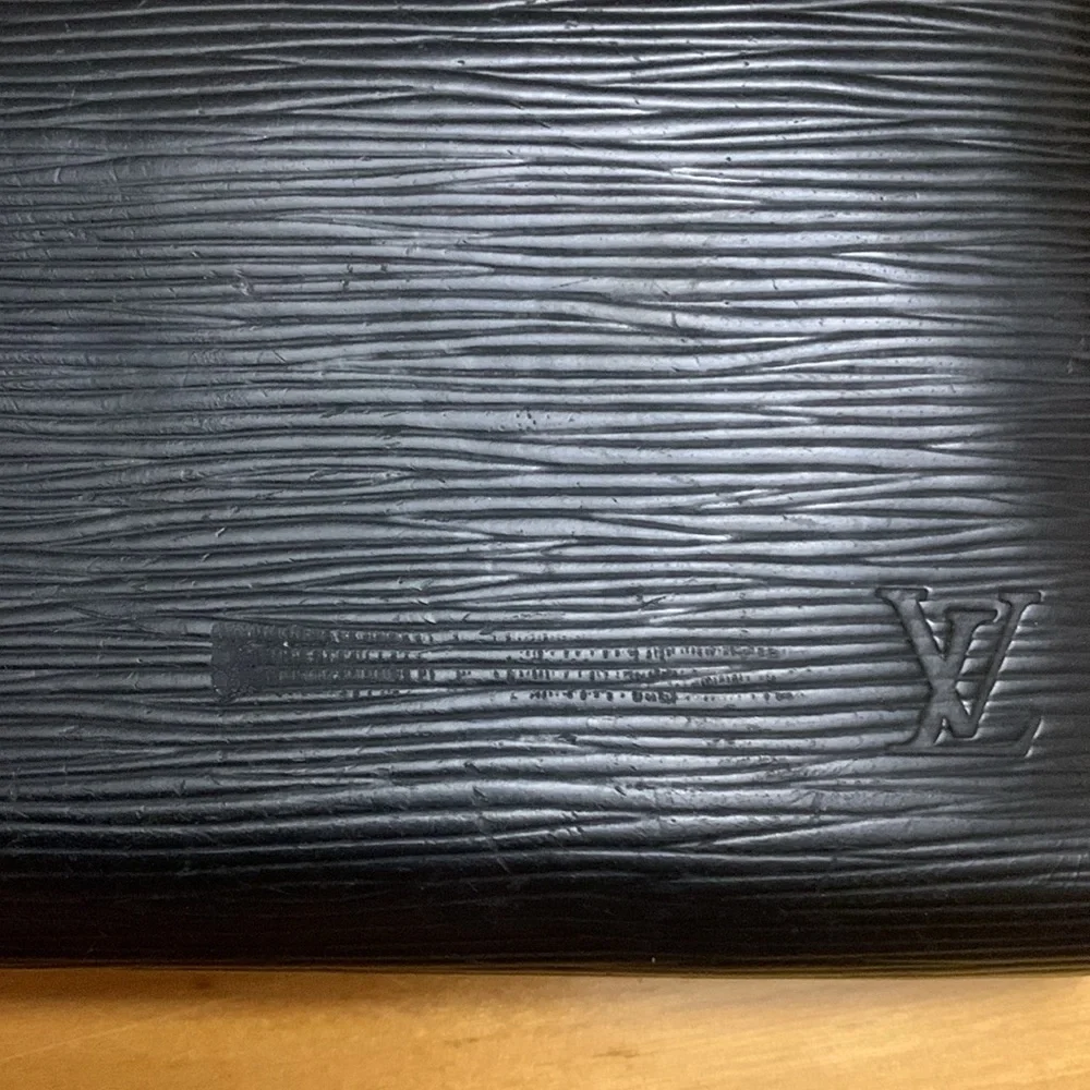 Louis Vuitton 2013 Epi Leather Zippy Organizer Wallet GUC box dustcover
